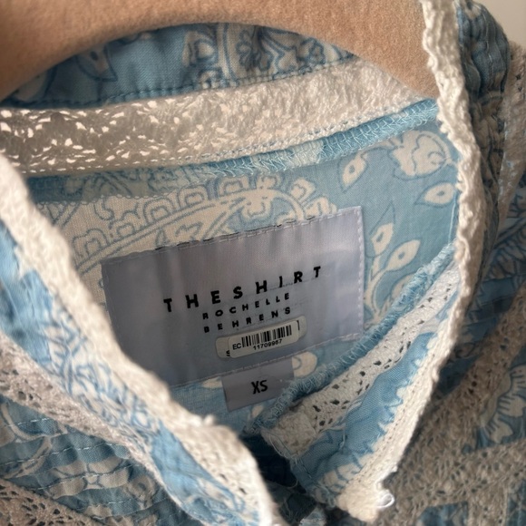 Tuckernuck The Shirt by Rochelle Behrens Blue Paisley Priya Shirt Size XS Lace - Picture 6 of 6